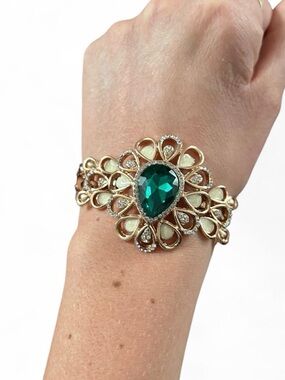 Vintage Betsy Johnson Gold Bracelet with Teardrop Emerald Center - Women Jewelry